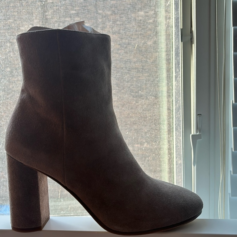 Joie Size 9.5 Lara Booties in Cement Color